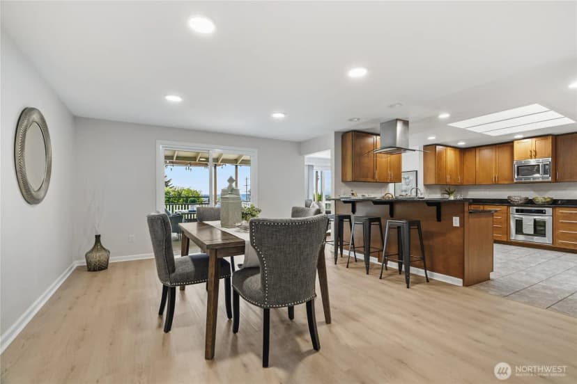 Property photo for 2017 Jones Circle Se, Renton photo 9