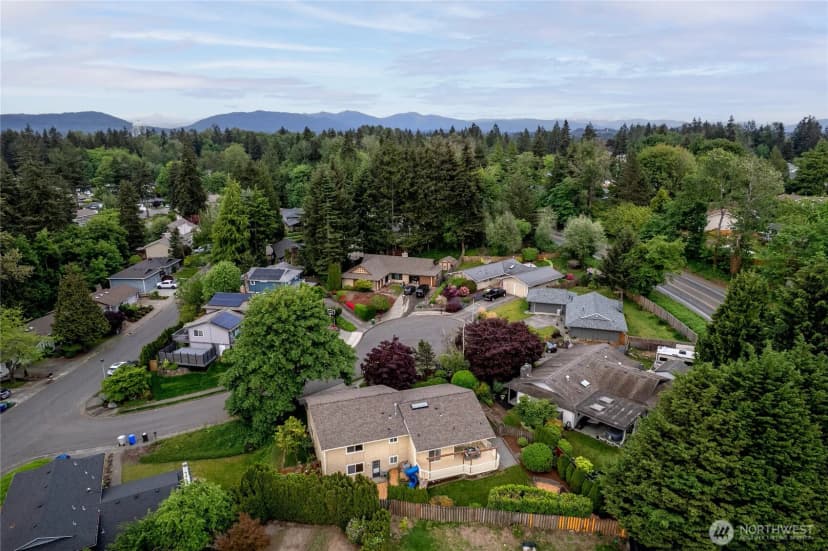 Property photo for 2017 Jones Circle Se, Renton photo 36