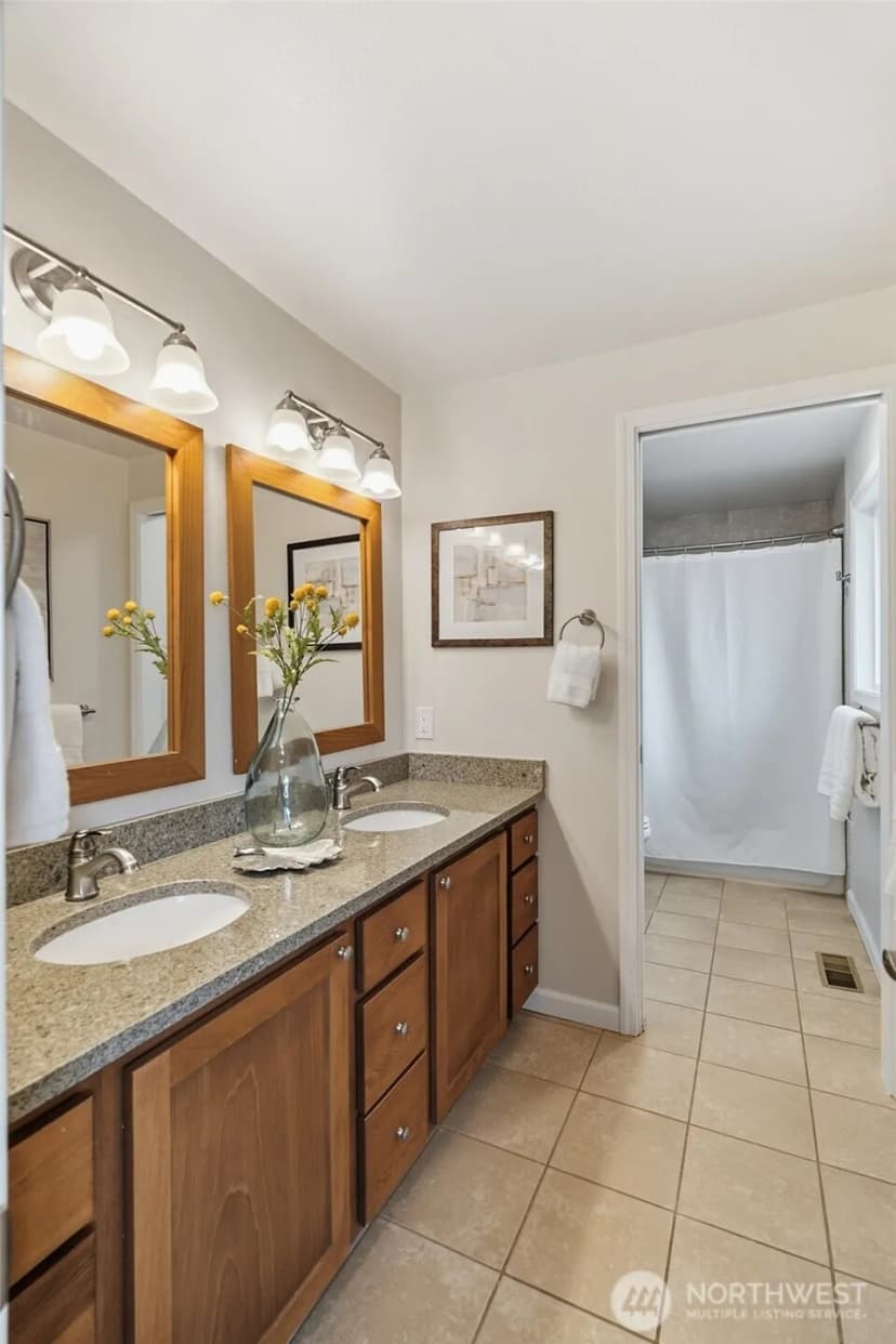Property photo for 2017 Jones Circle Se, Renton photo 23