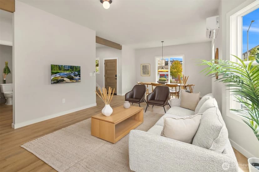 Property photo for 2302 E Pike St, Seattle photo 8