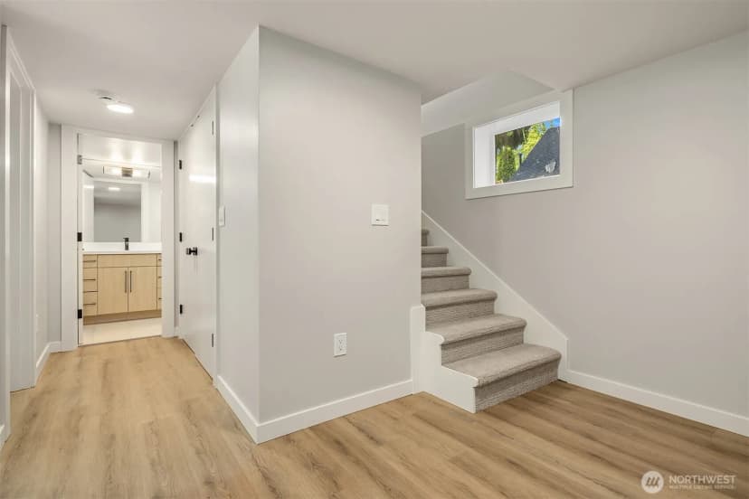 Property photo for 2302 E Pike St, Seattle photo 24