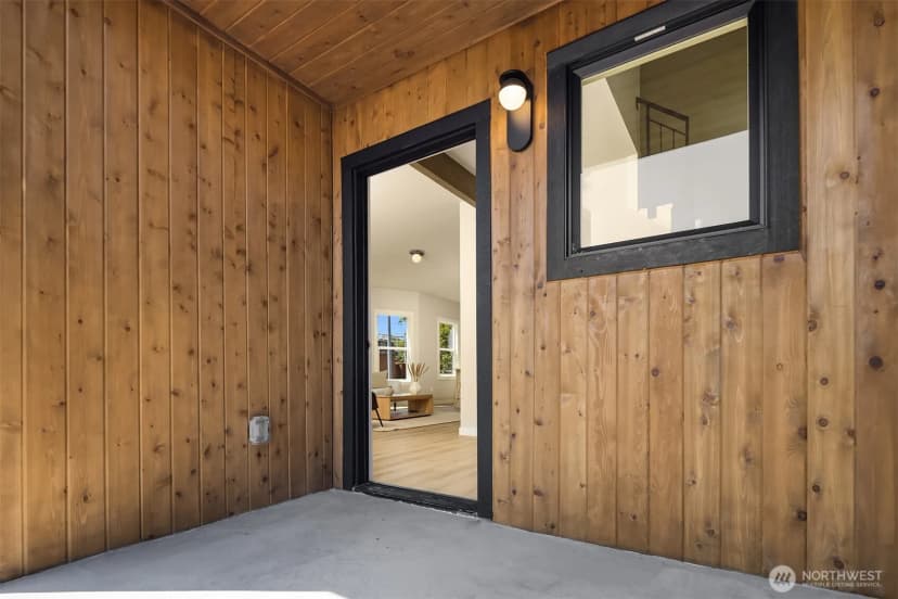 Property photo for 2302 E Pike St, Seattle photo 25