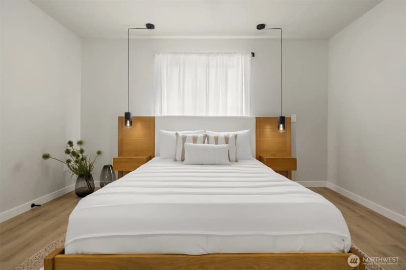 Property photo for 2302 E Pike St, Seattle photo 12