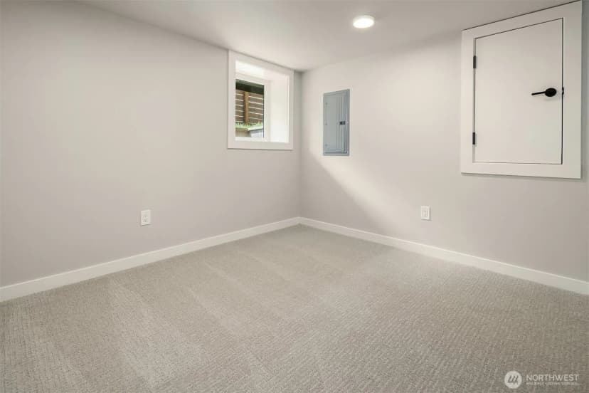 Property photo for 2302 E Pike St, Seattle photo 21