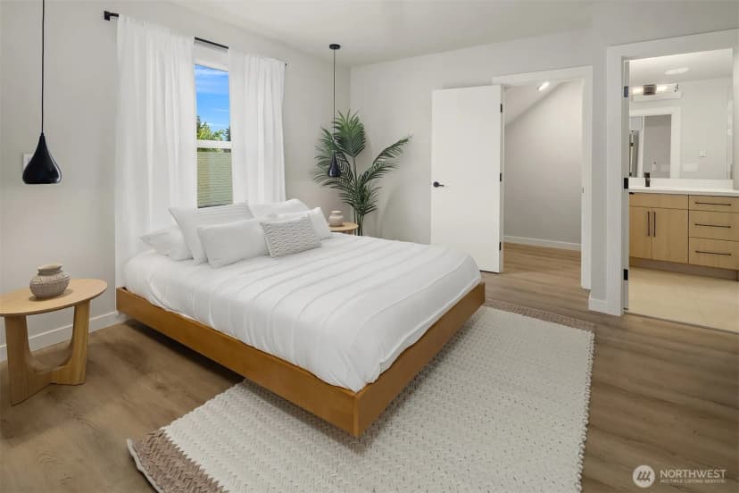 Property photo for 2302 E Pike St, Seattle photo 16