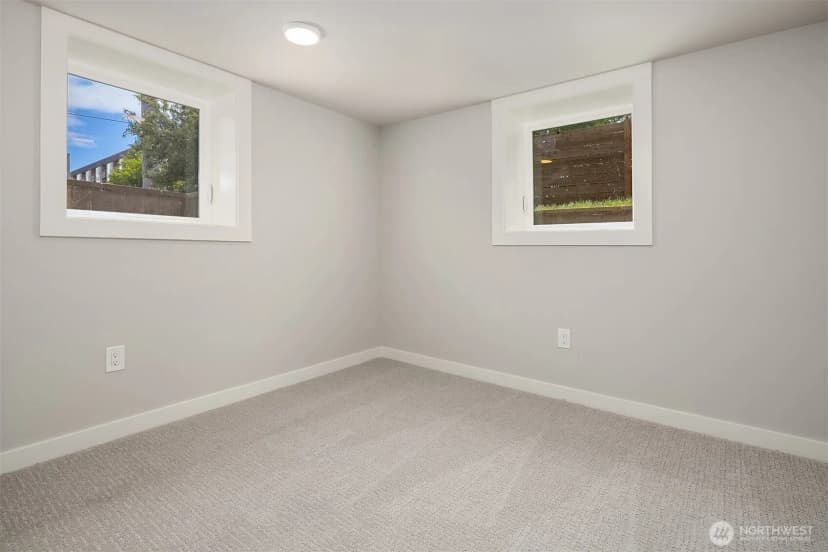 Property photo for 2302 E Pike St, Seattle photo 19