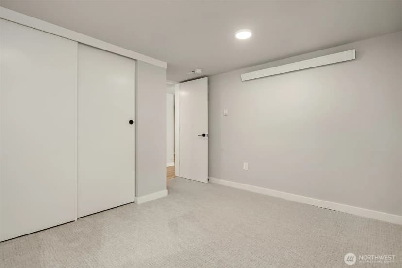 Property photo for 2302 E Pike St, Seattle photo 22