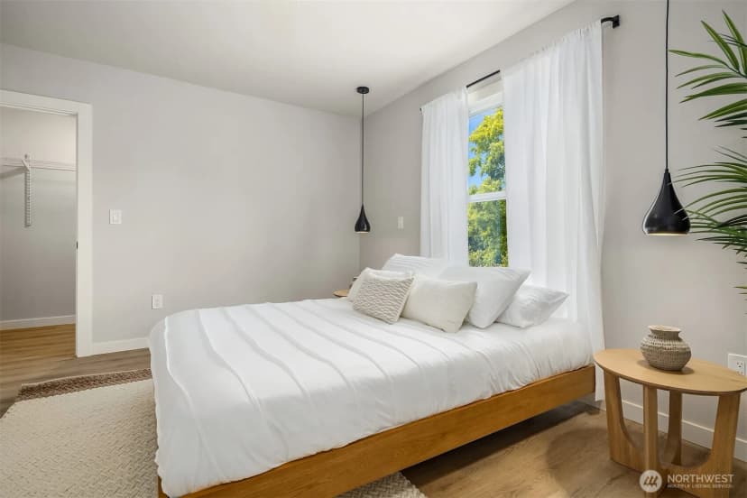 Property photo for 2302 E Pike St, Seattle photo 17
