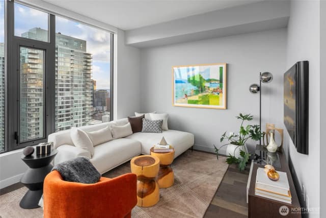 Property photo for 2510 6th Avenue #3803, Seattle photo 3