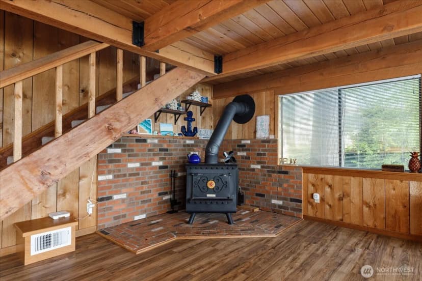 Property photo for 281 Harrington Road, Coupeville photo 9