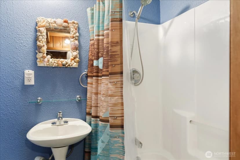 Property photo for 281 Harrington Road, Coupeville photo 24