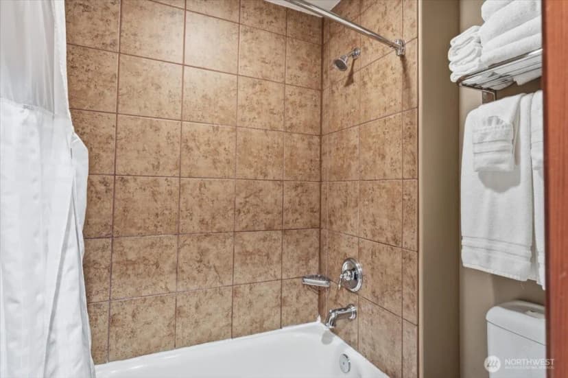 Property photo for 332 W Woodin Avenue #643, Chelan photo 18