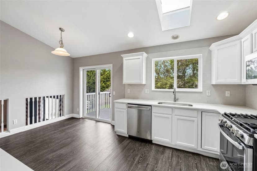 Property photo for 11407 34th Street Ne, Lake Stevens photo 10