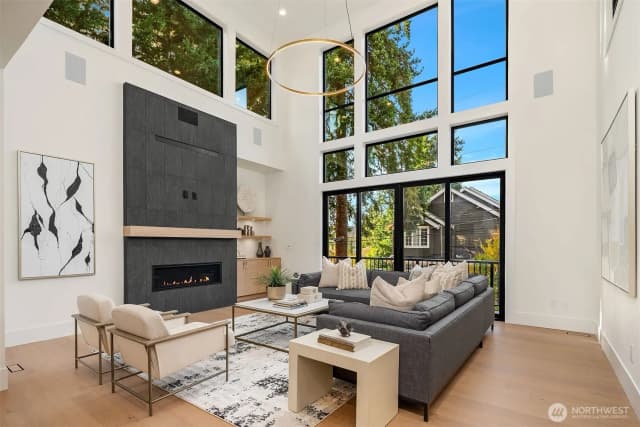 Property photo for 30 Enatai Drive, Bellevue photo 2