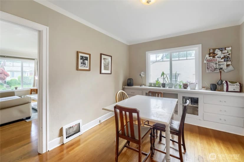 Property photo for 5755 25th Avenue Ne, Seattle photo 11