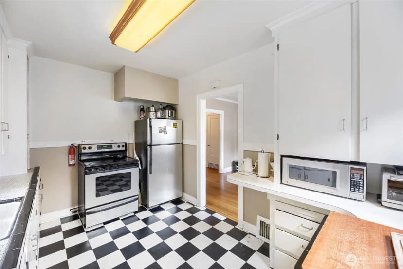 Property photo for 5755 25th Avenue Ne, Seattle photo 14