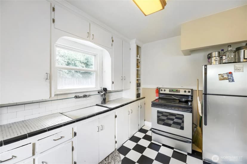Property photo for 5755 25th Avenue Ne, Seattle photo 15