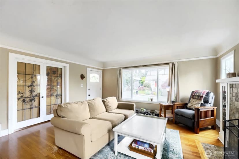Property photo for 5755 25th Avenue Ne, Seattle photo 8