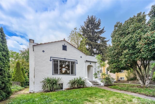 Property photo for 5755 25th Avenue Ne, Seattle photo 2