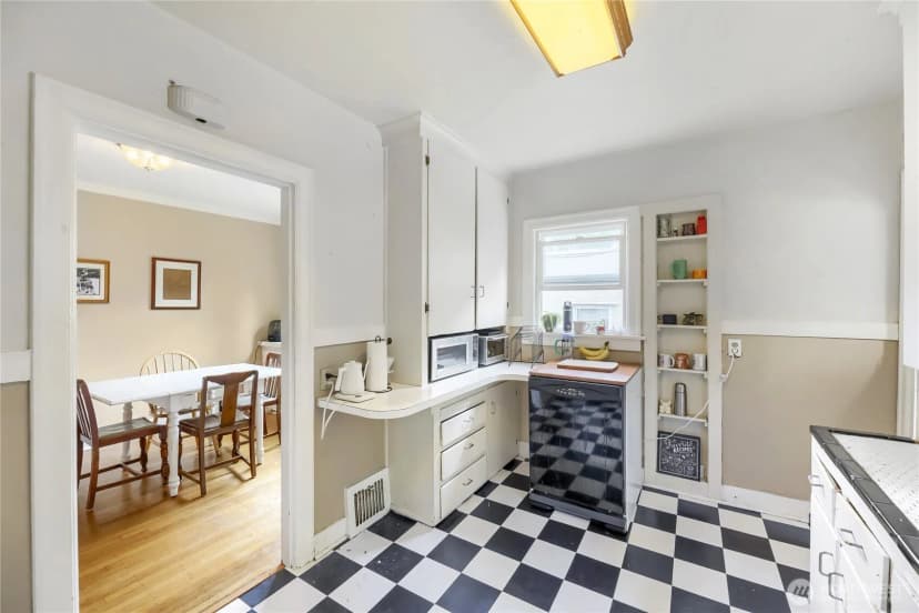 Property photo for 5755 25th Avenue Ne, Seattle photo 13