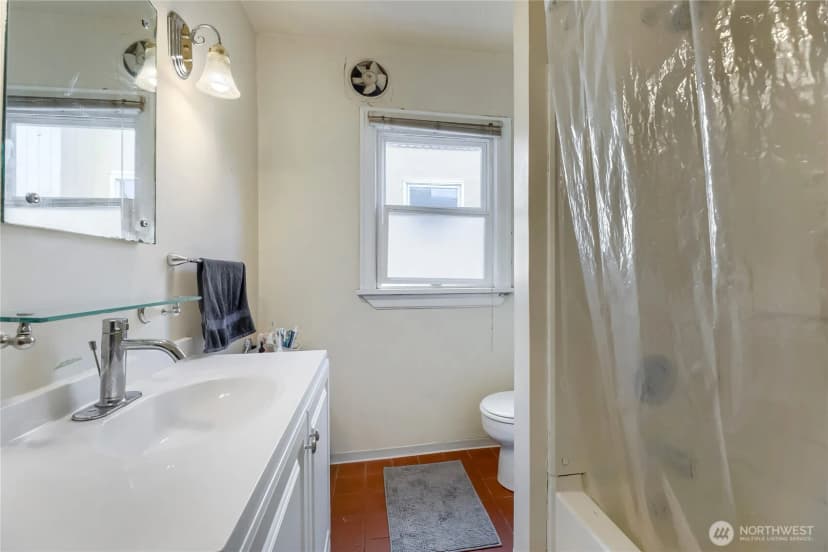 Property photo for 5755 25th Avenue Ne, Seattle photo 18