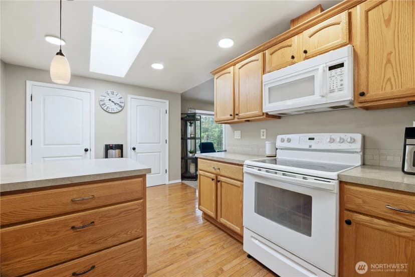 Property photo for 13116 202 Street Ct E, Graham photo 12