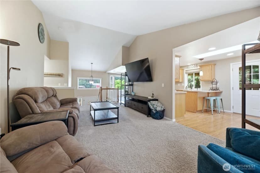Property photo for 13116 202 Street Ct E, Graham photo 9