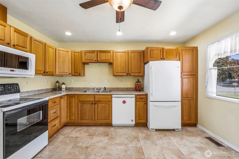 Property photo for 416 H St Sw, Quincy photo 10