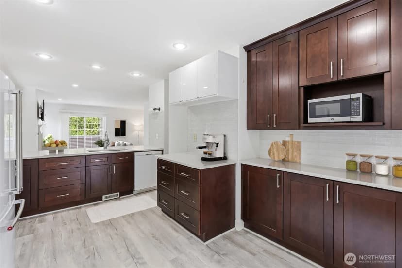 Property photo for 601 12th Avenue Nw #d4, Issaquah photo 15