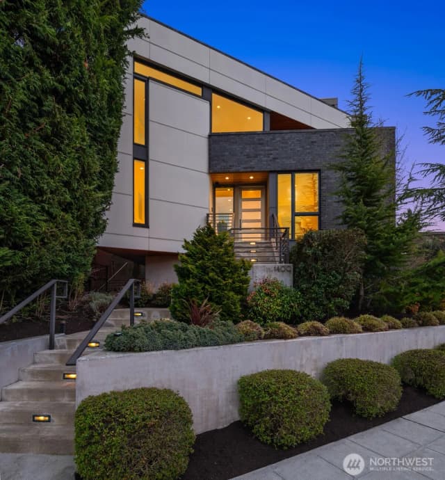 Property photo for 1400 Olympic Way W, Seattle