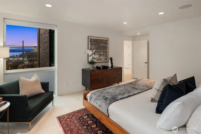 Property photo for 1400 Olympic Way W, Seattle photo 13