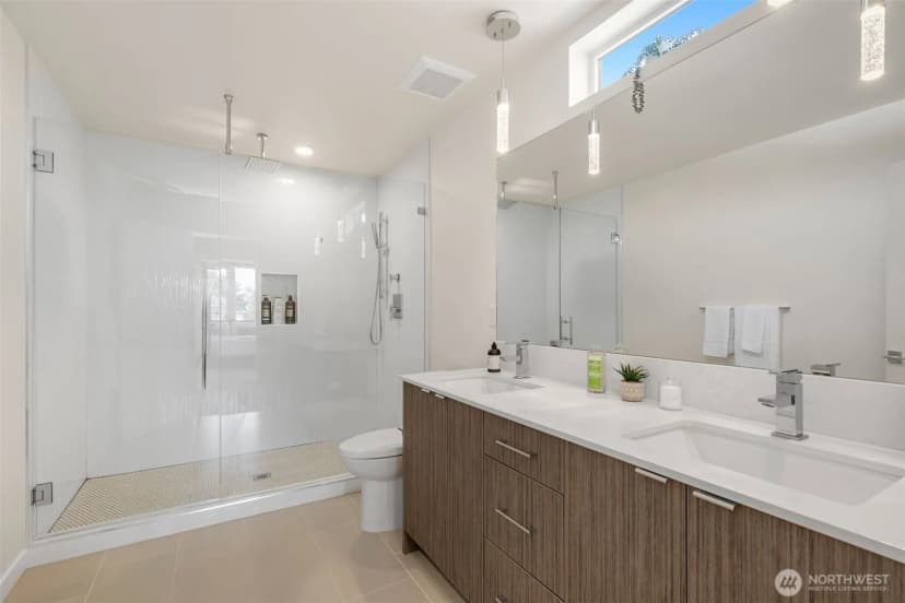 Property photo for 1645 22nd Avenue, Seattle photo 24