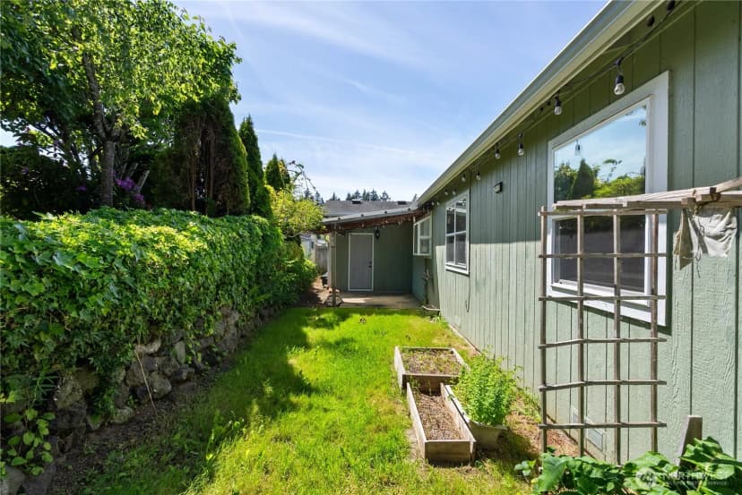 Property photo for 37708 Vista Key Drive Ne, Hansville photo 25