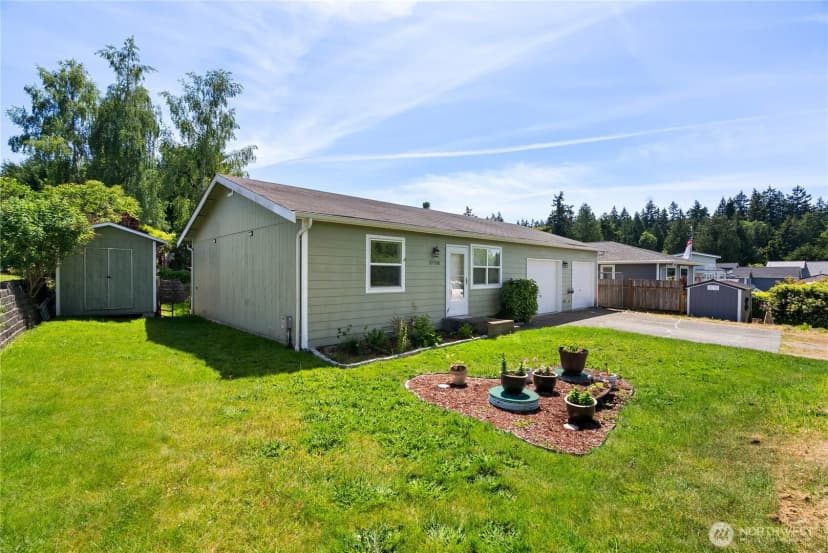 Property photo for 37708 Vista Key Drive Ne, Hansville