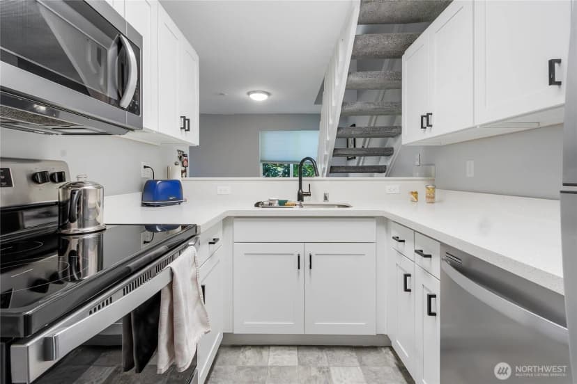Property photo for 2502 S 317th Street #303, Federal Way photo 11