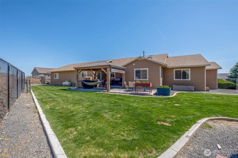 Property photo for 493 Chrisview Court W, Ephrata photo 9