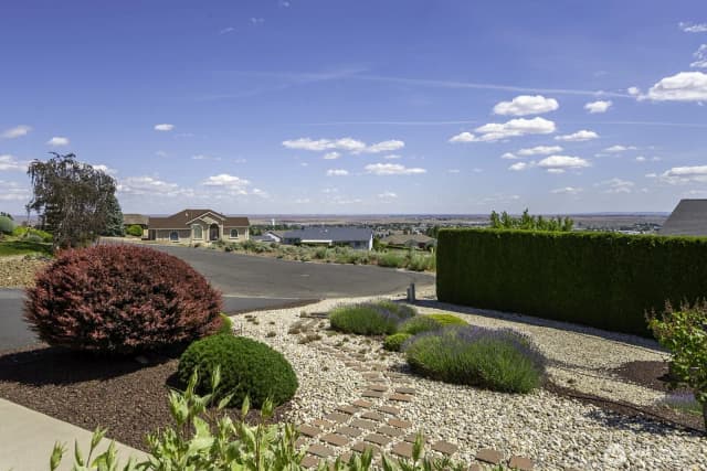 Property photo for 493 Chrisview Court W, Ephrata photo 4