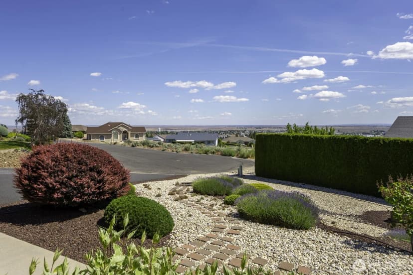 Property photo for 493 Chrisview Court W, Ephrata photo 4