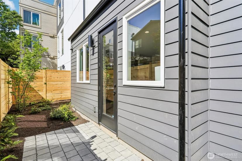 Property photo for 4425 Fremont Avenue N #a, Seattle photo 29