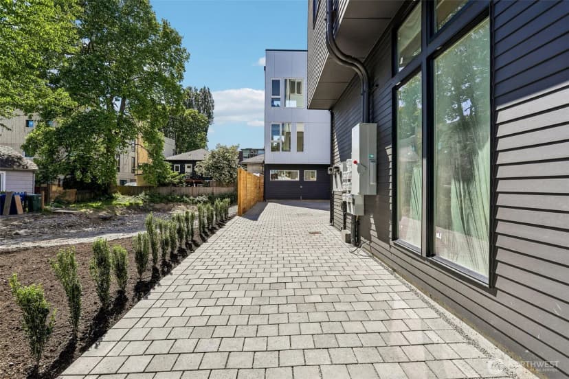 Property photo for 4425 Fremont Avenue N #a, Seattle photo 28