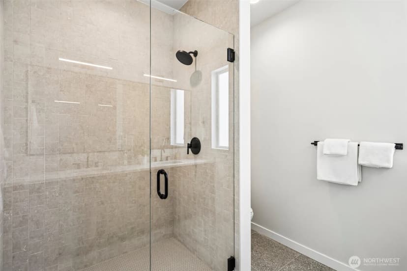 Property photo for 4425 Fremont Avenue N #a, Seattle photo 23