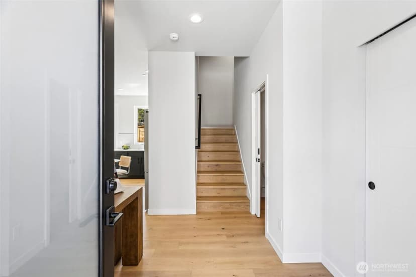 Property photo for 4425 Fremont Avenue N #a, Seattle photo 4
