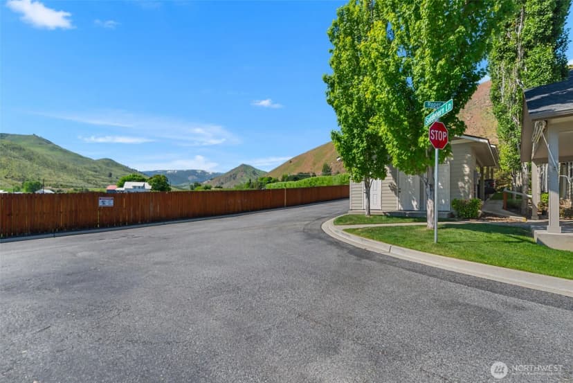 Property photo for 2152 Roper Lane, Wenatchee photo 27