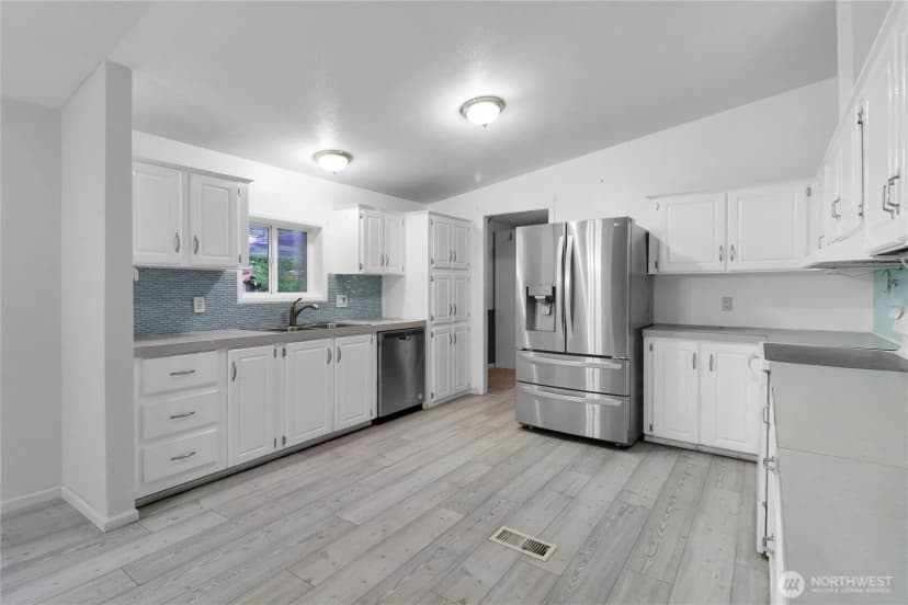 Property photo for 33924 89th Avenue Ct S, Roy photo 5