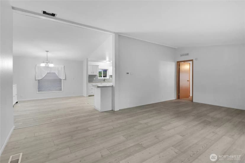 Property photo for 33924 89th Avenue Ct S, Roy photo 4