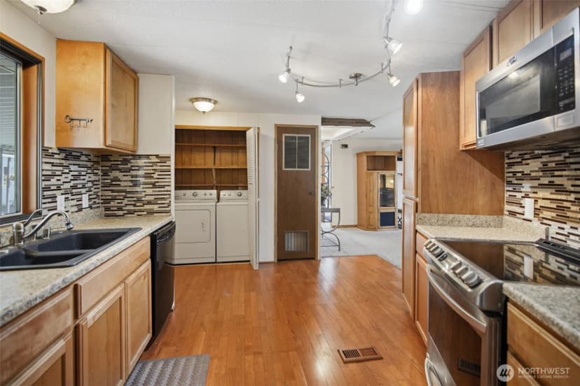 Property photo for 21817 107th Place Se #12, Kent photo 5