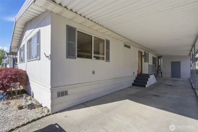 Property photo for 21817 107th Place Se #12, Kent photo 3
