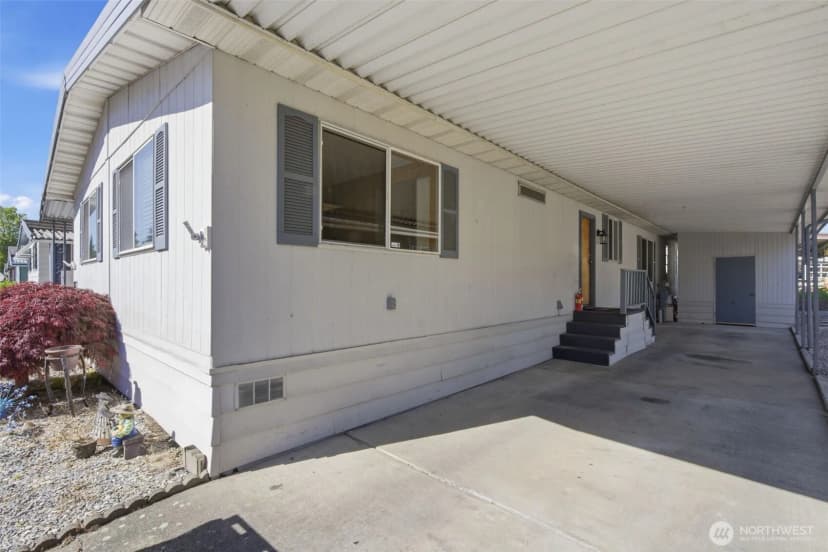 Property photo for 21817 107th Place Se #12, Kent photo 3
