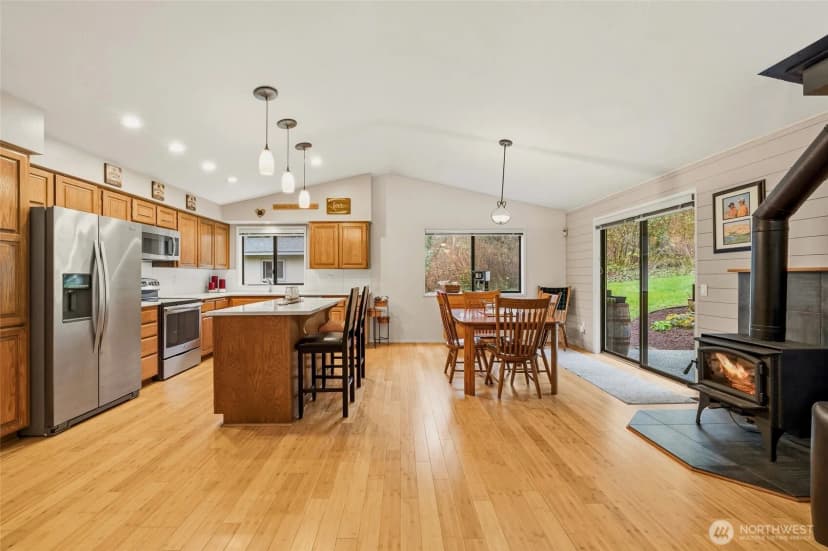Property photo for 6830 Norma Beach Road, Edmonds photo 3
