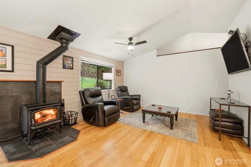 Property photo for 6830 Norma Beach Road, Edmonds photo 5